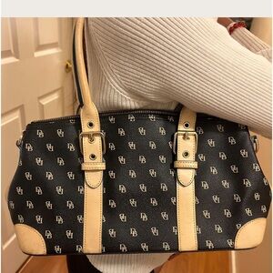 Dooney n Bourke Vtg Y2K Pebbled LeatherSignature Series Shoulder Bag b crossbody